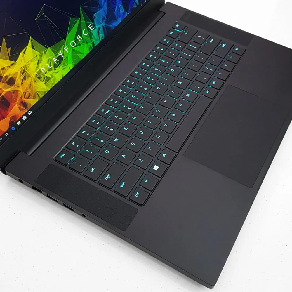 Razer Blade 15 (i7-8750H, GTX 1060 MQ, 16GB, 256GB SSD, 15-inch)