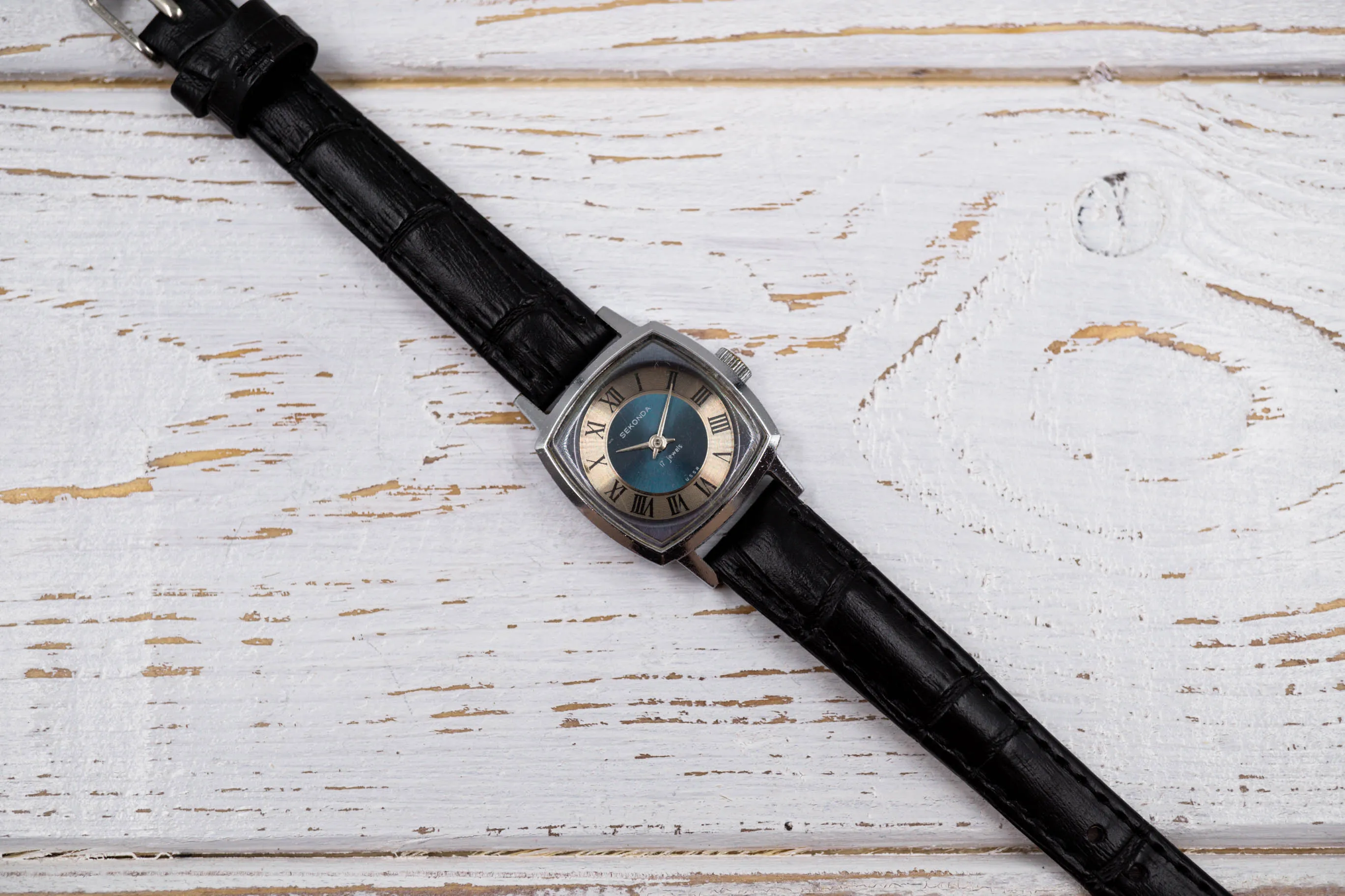 Vintage mechanical ladies wristwatch Luch Sekonda soviet watch