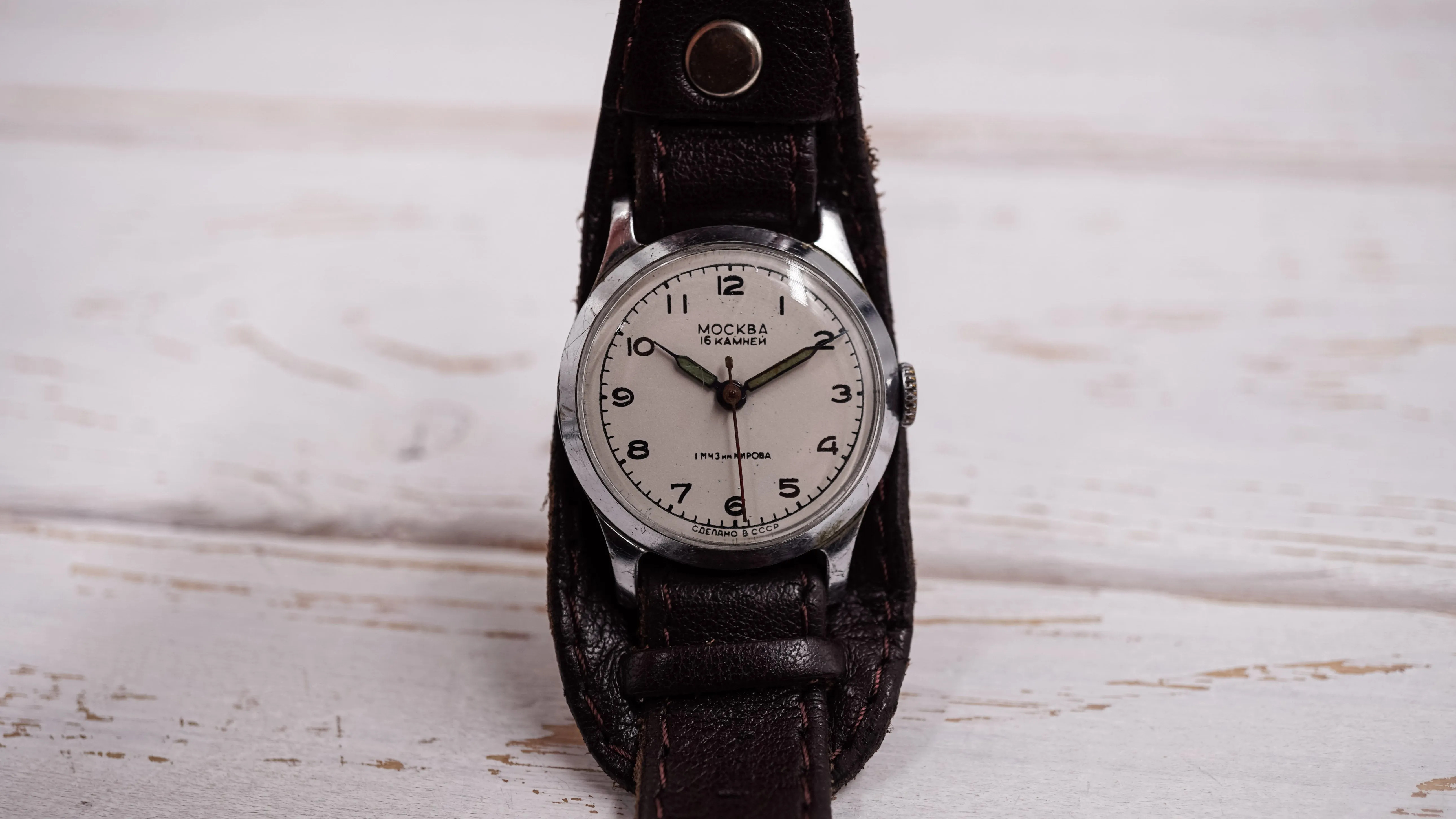 Vintage Original Pobeda Moskva 1MCHZ Military Style wristwatch